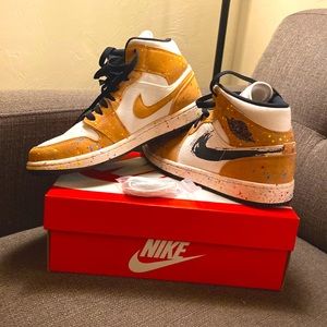 Jordan 1 mid paint splatter